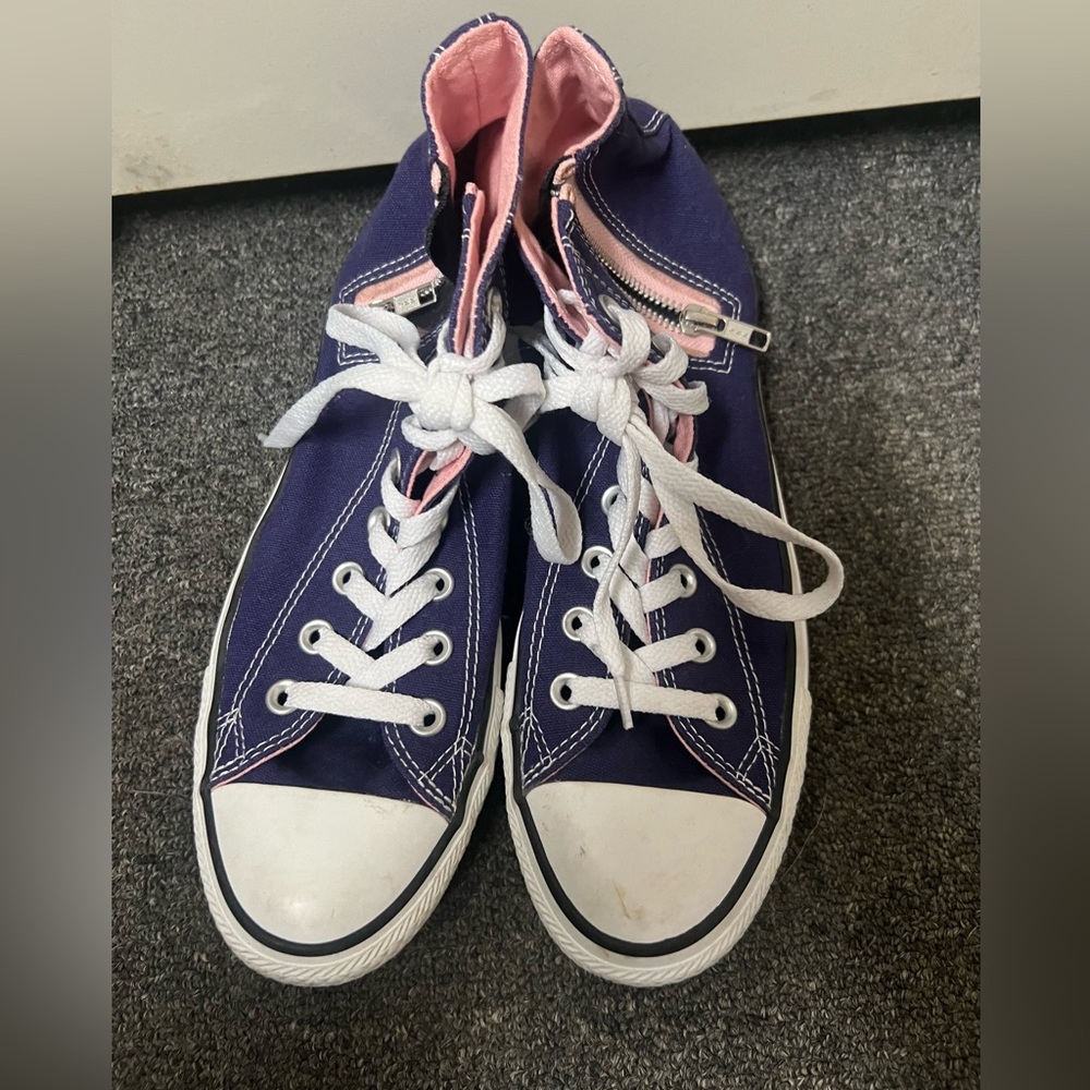 Converse purple high top the color side, zipper sz 9